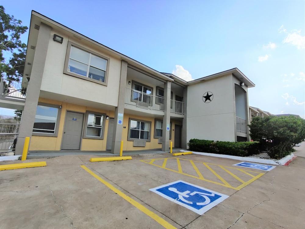 Days Inn By Wyndham Suites Fredericksburg Exterior foto